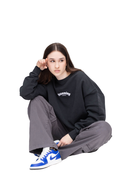 "Dreaming" sweatshirt.